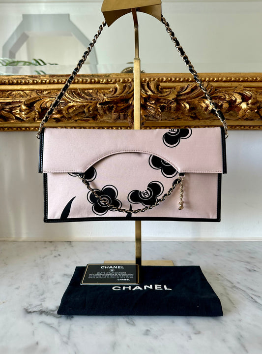 Chanel camelia clutch