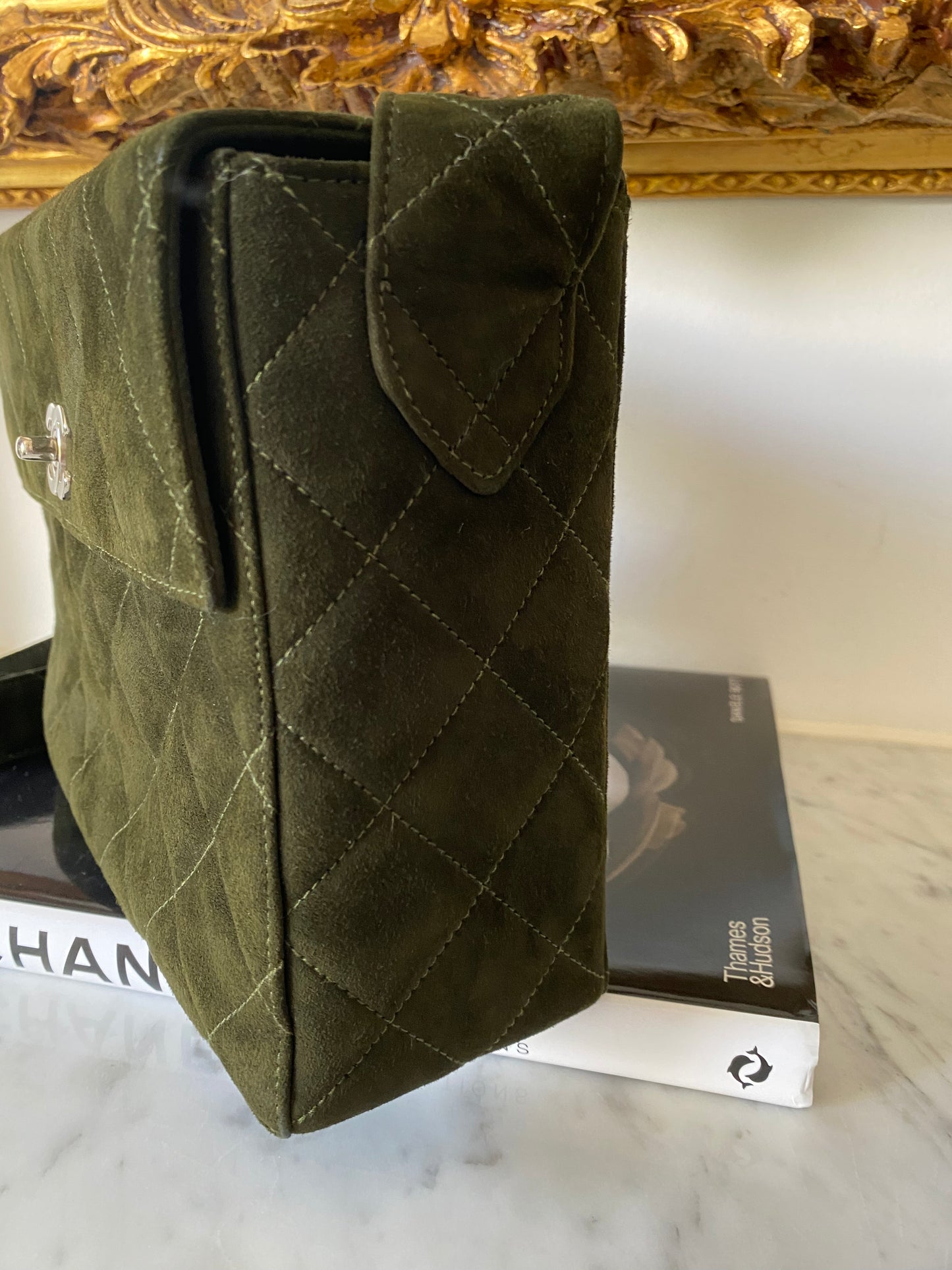Chanel vintage suède crossbody bag