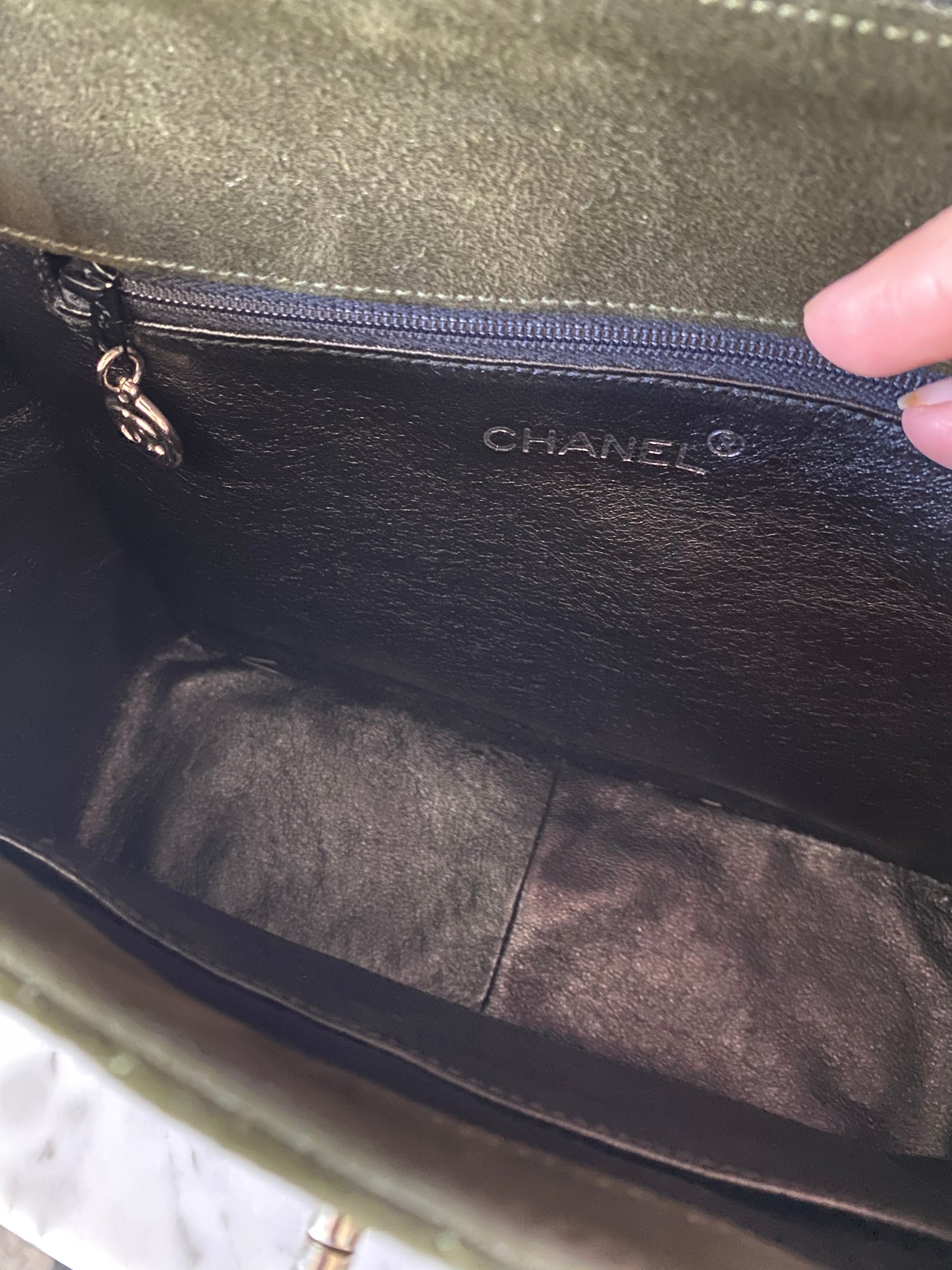 Chanel vintage suède crossbody bag