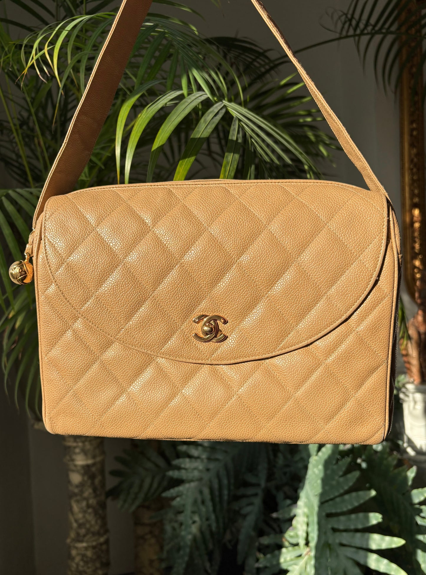 Chanel vintage crossbody bag