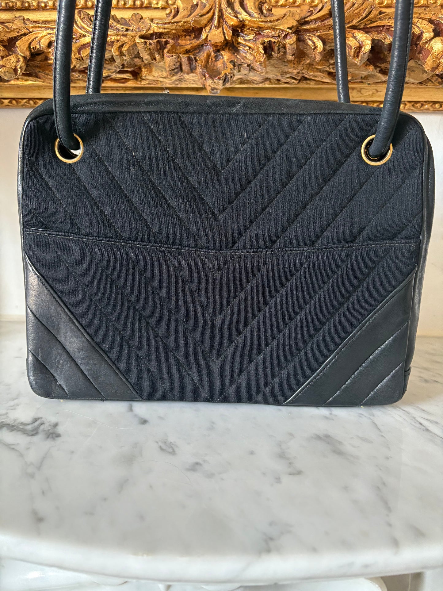 Chanel vintage shoulder bag