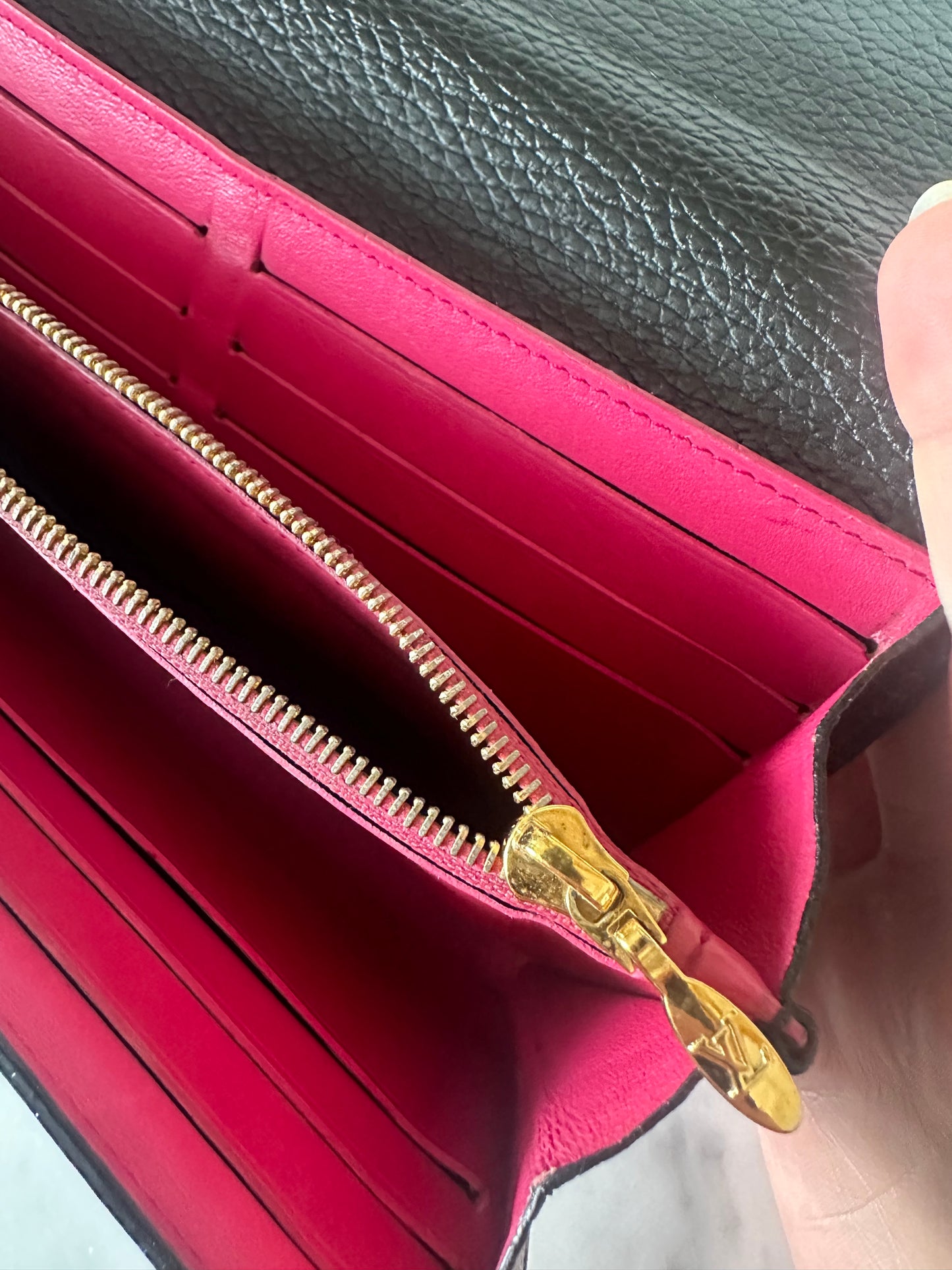 Louis Vuitton Capucines wallet