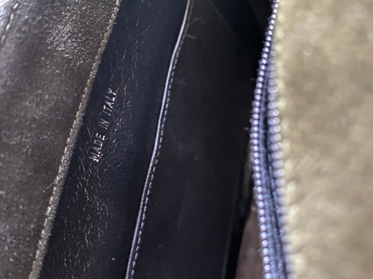 Chanel vintage suède crossbody bag