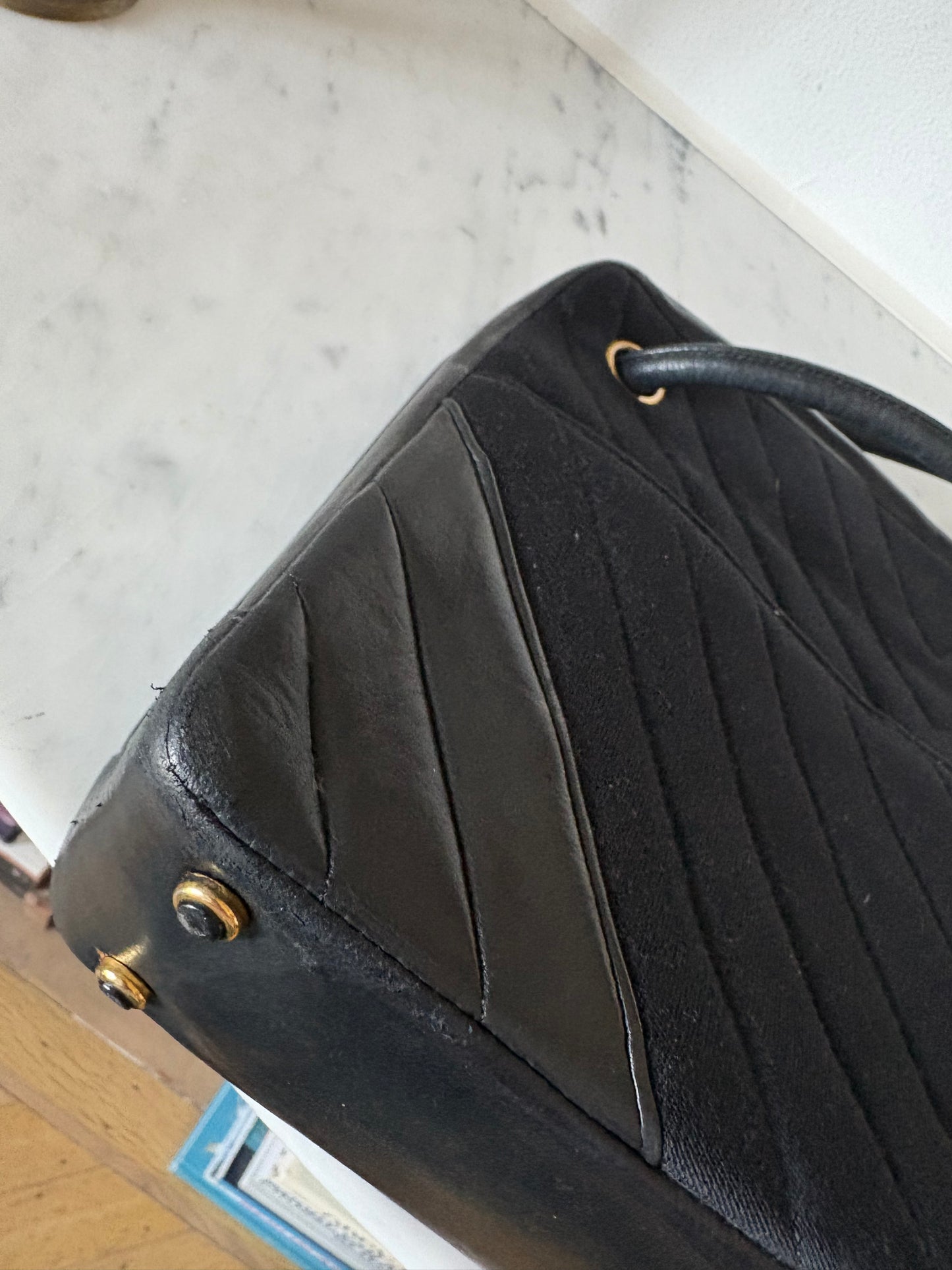 Chanel vintage shoulder bag