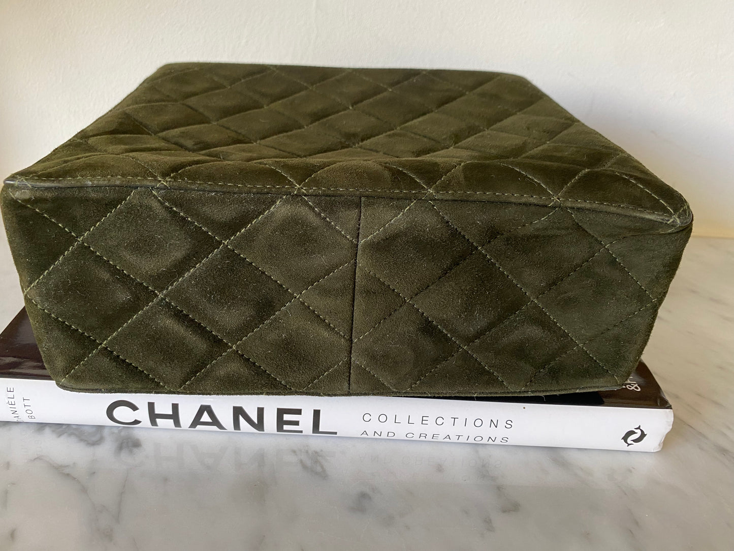 Chanel vintage suède crossbody bag