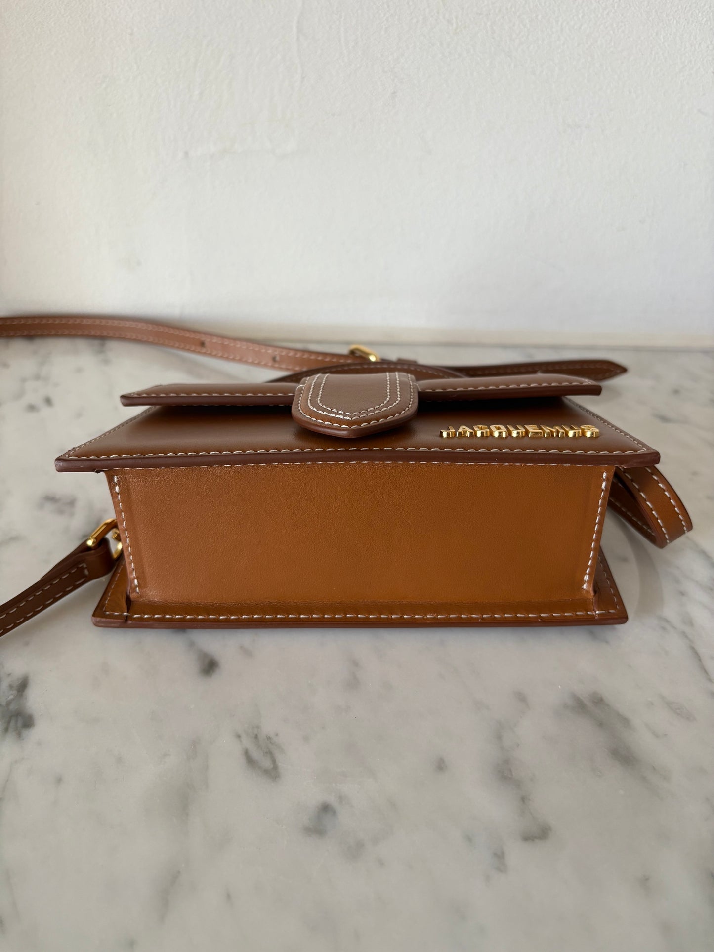 Jacquemus Le Bambino light brown