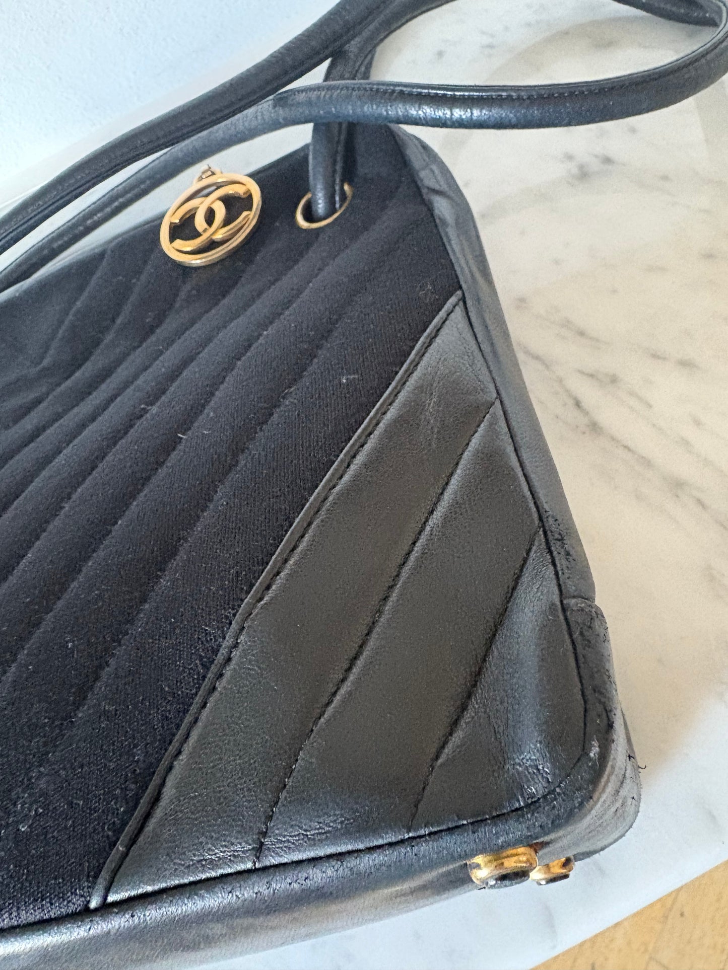 Chanel vintage shoulder bag
