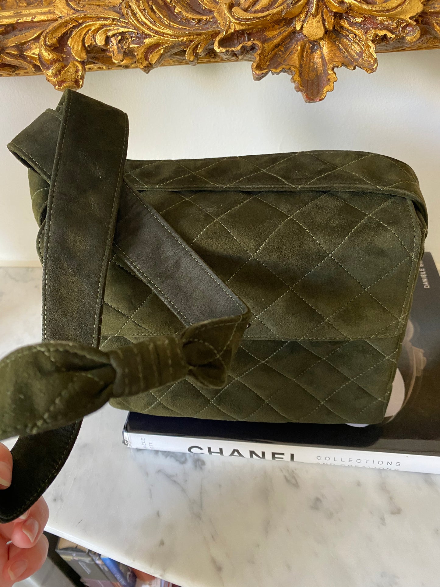 Chanel vintage suède crossbody bag