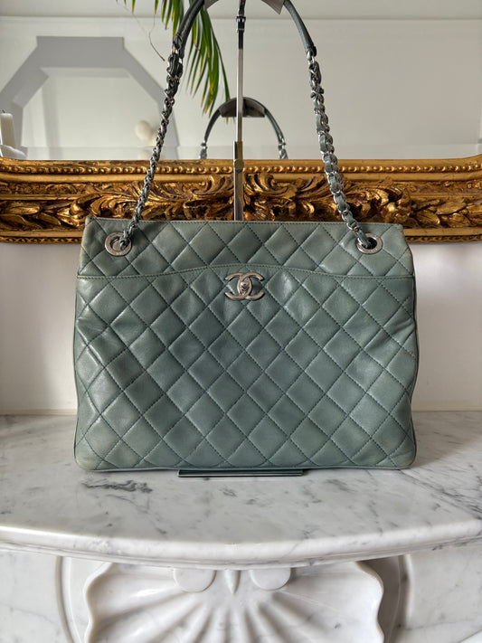 Chanel tote bag