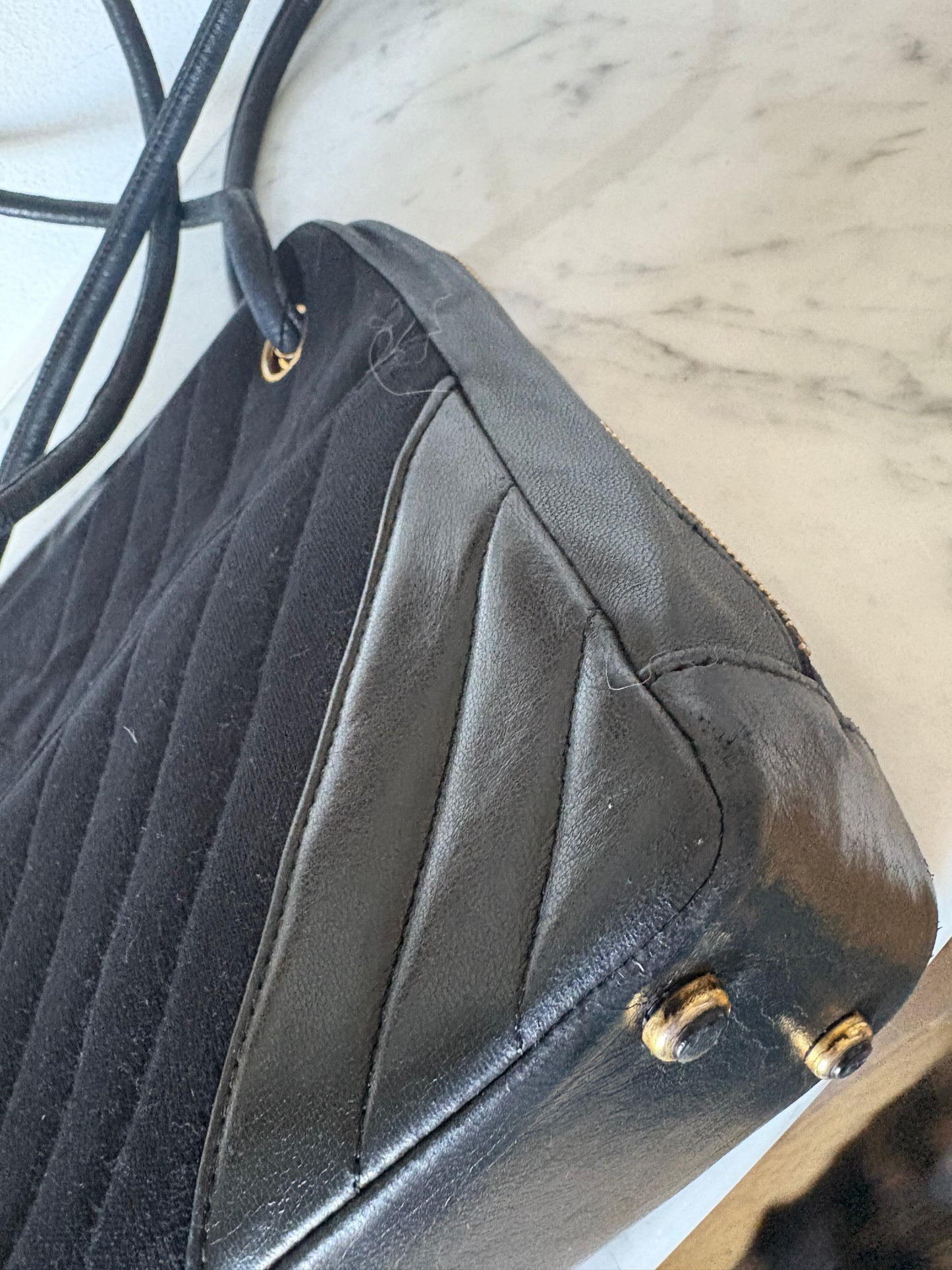 Chanel vintage shoulder bag