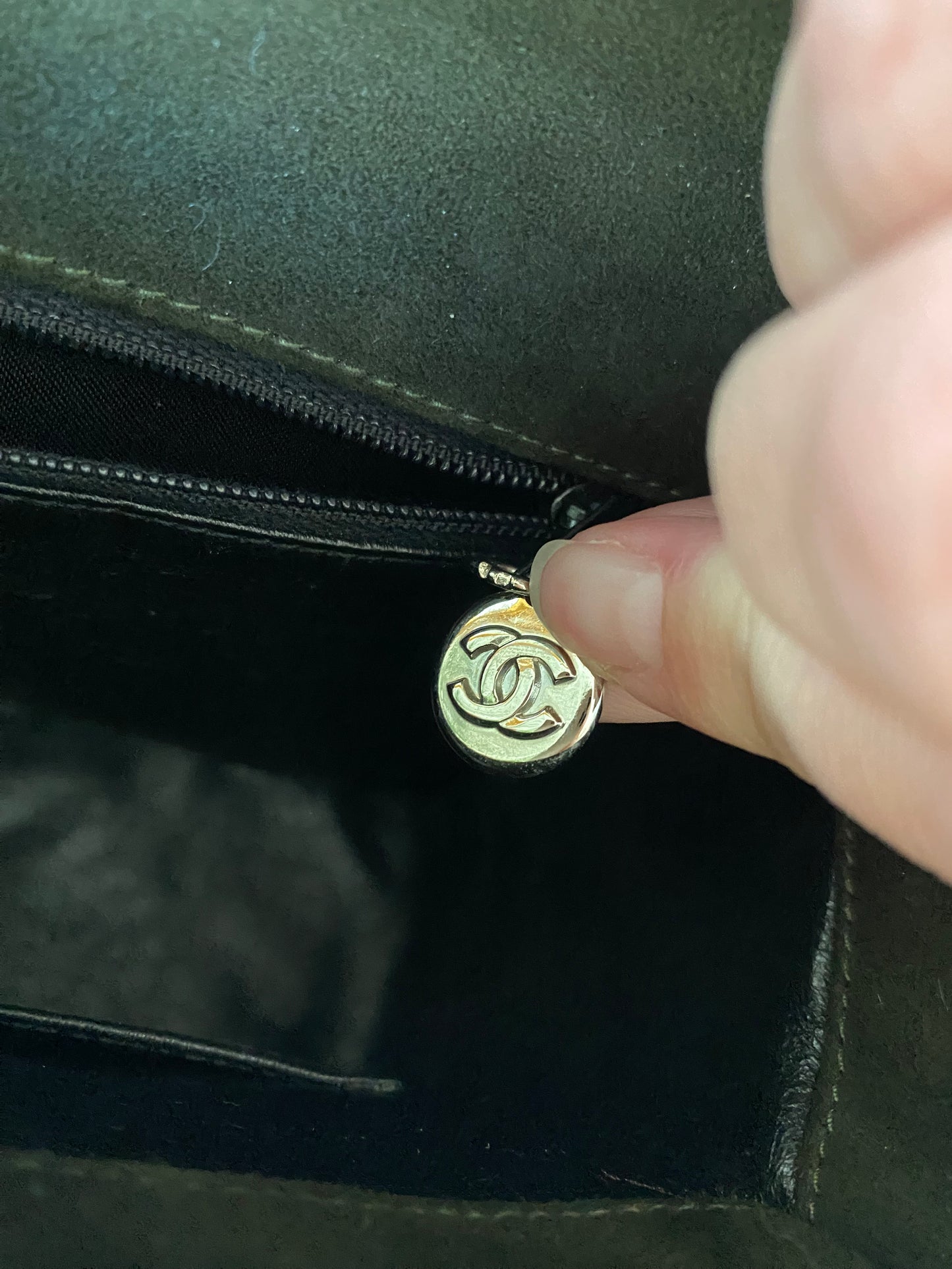 Chanel vintage suède crossbody bag