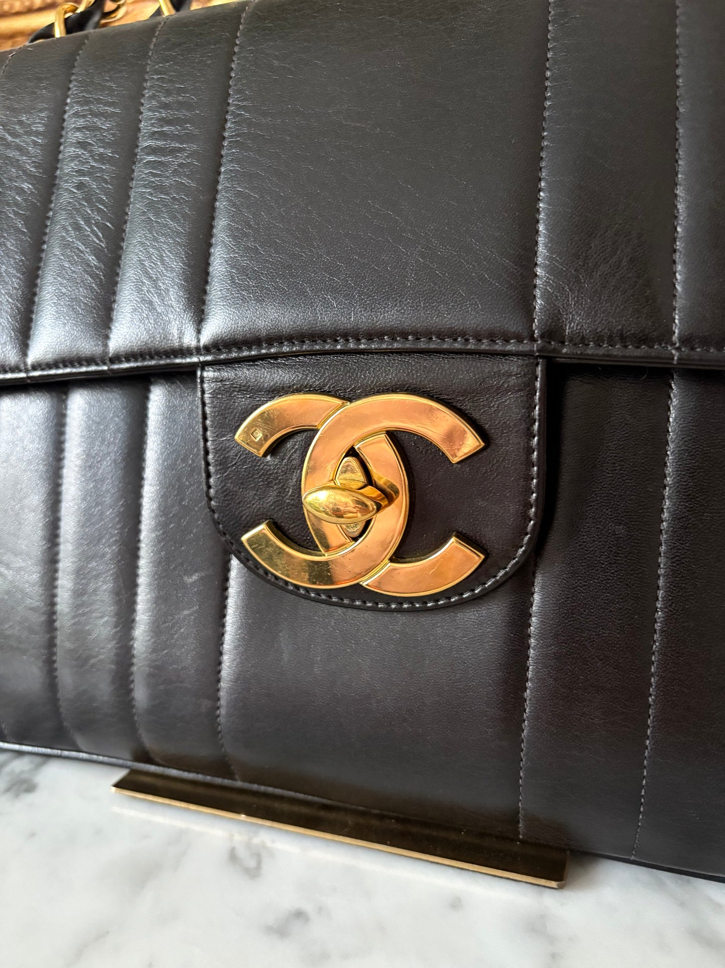 Chanel Jumbo vertical quilt