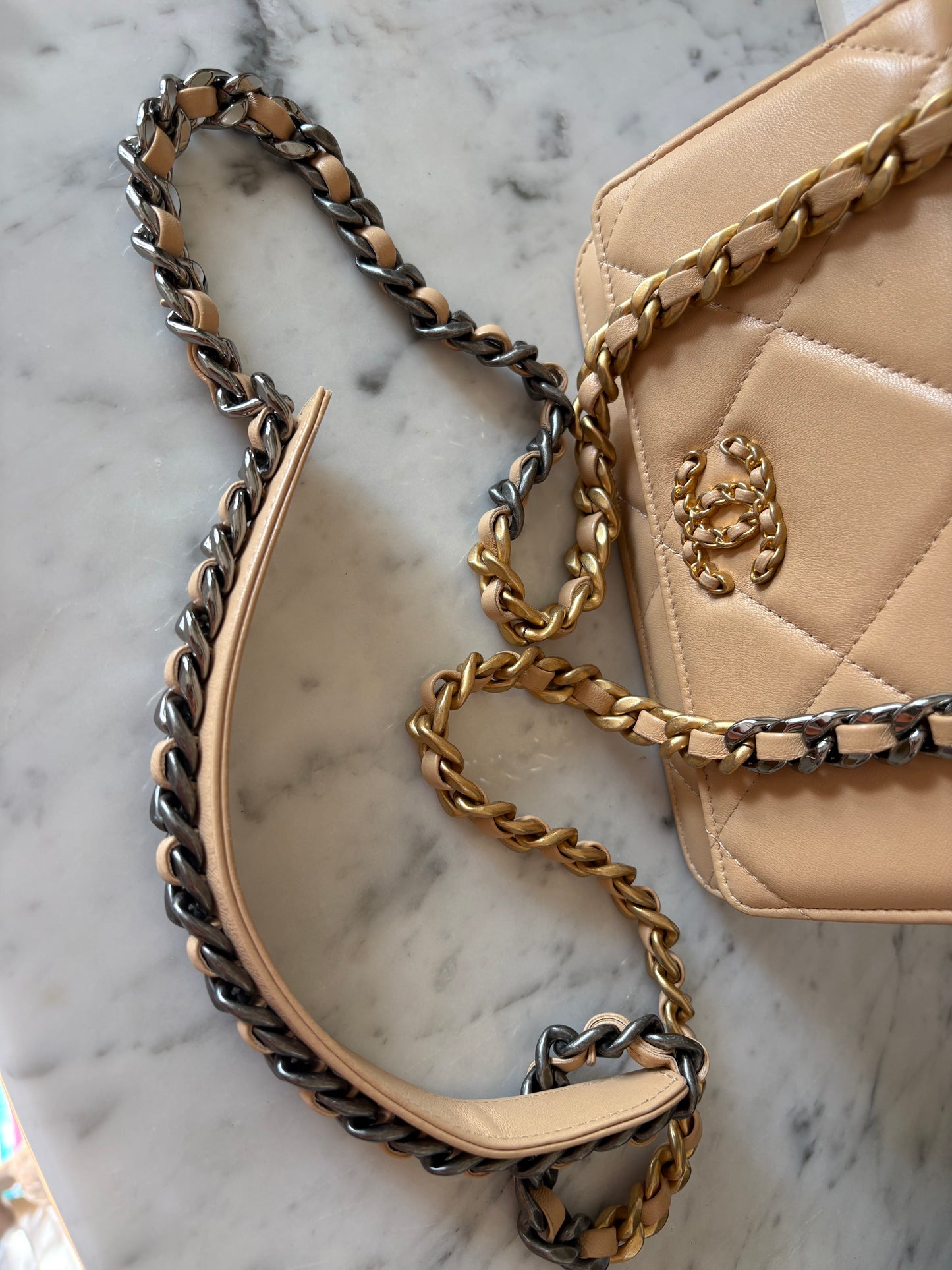 Chanel 19 WOC