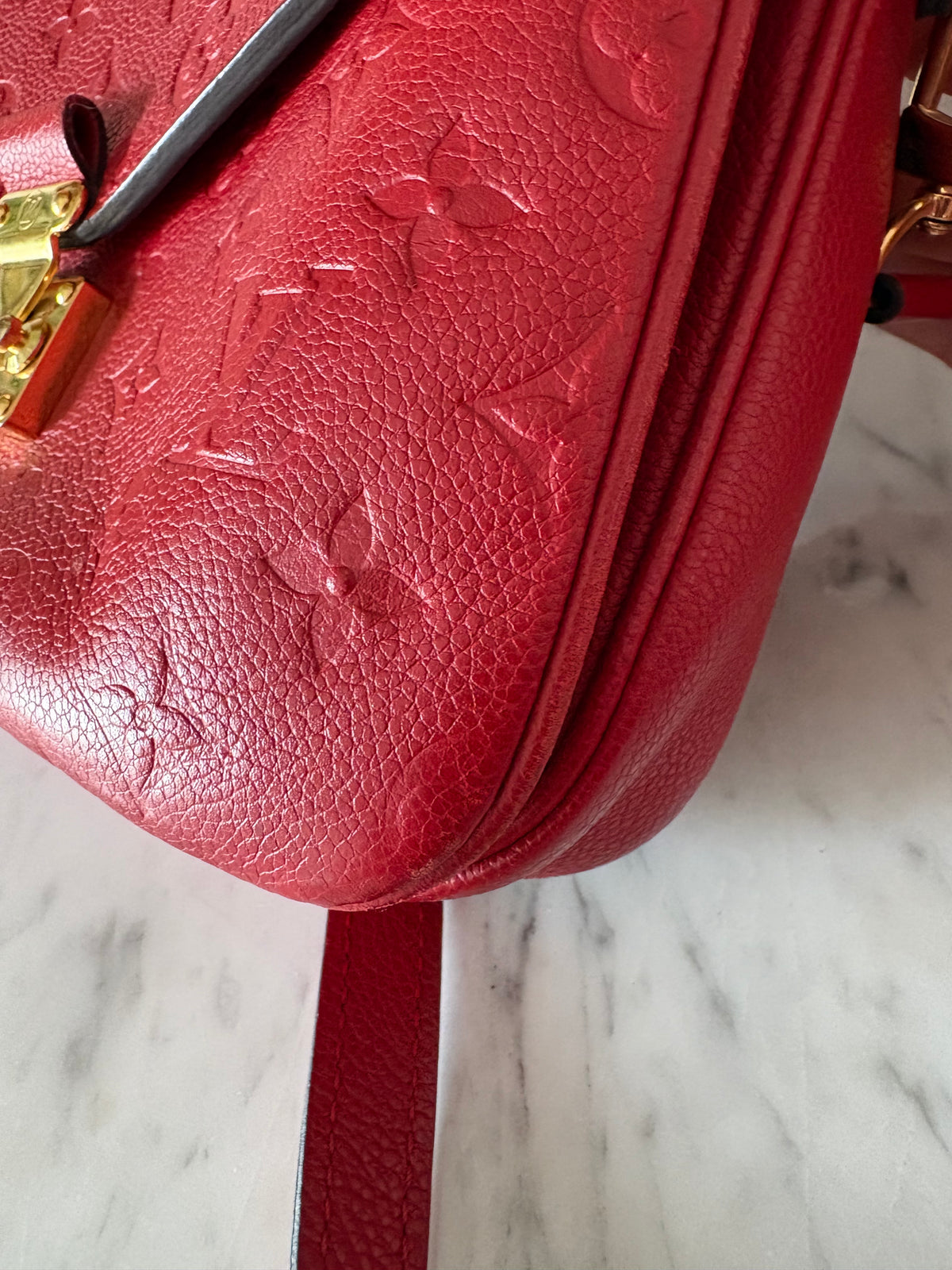 Louis Vuitton Métis Empreinte red