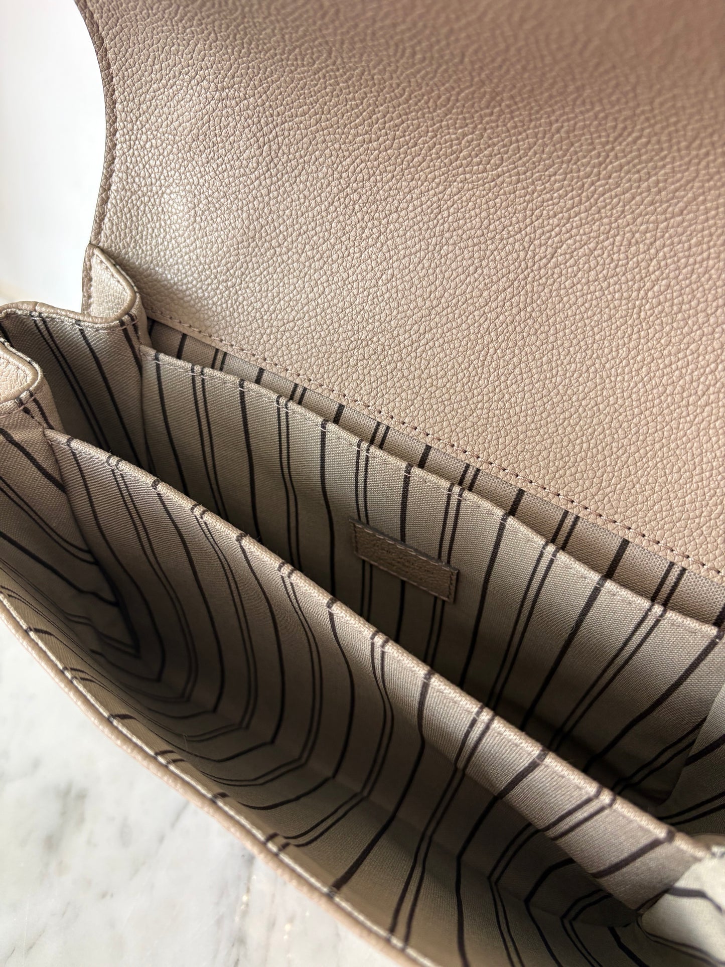 Louis Vuitton Métis Empreinte taupe