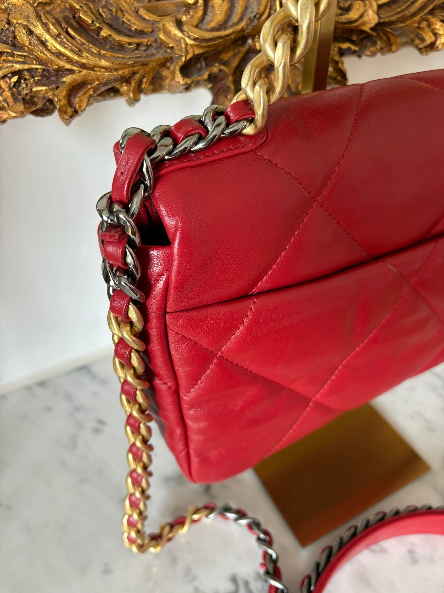 Chanel 19