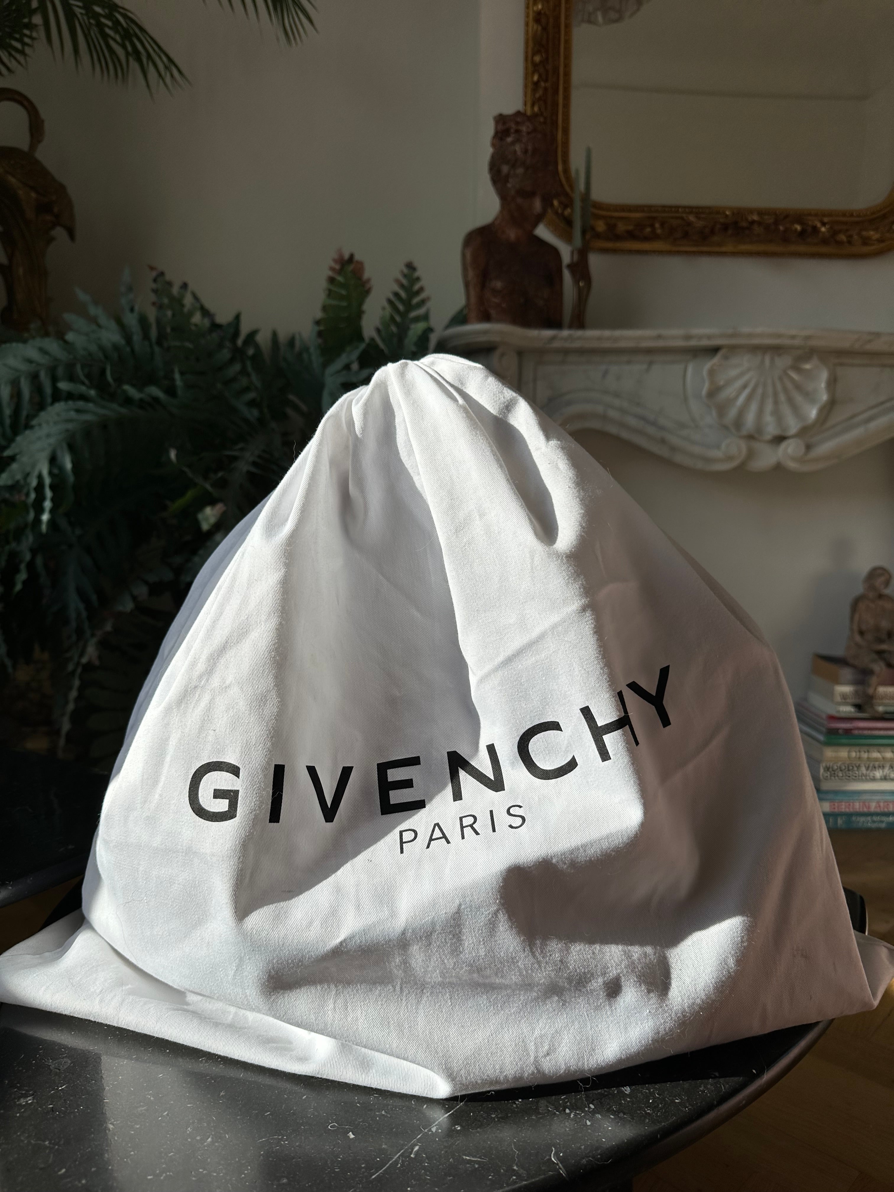 Givenchy Antigona Baghag