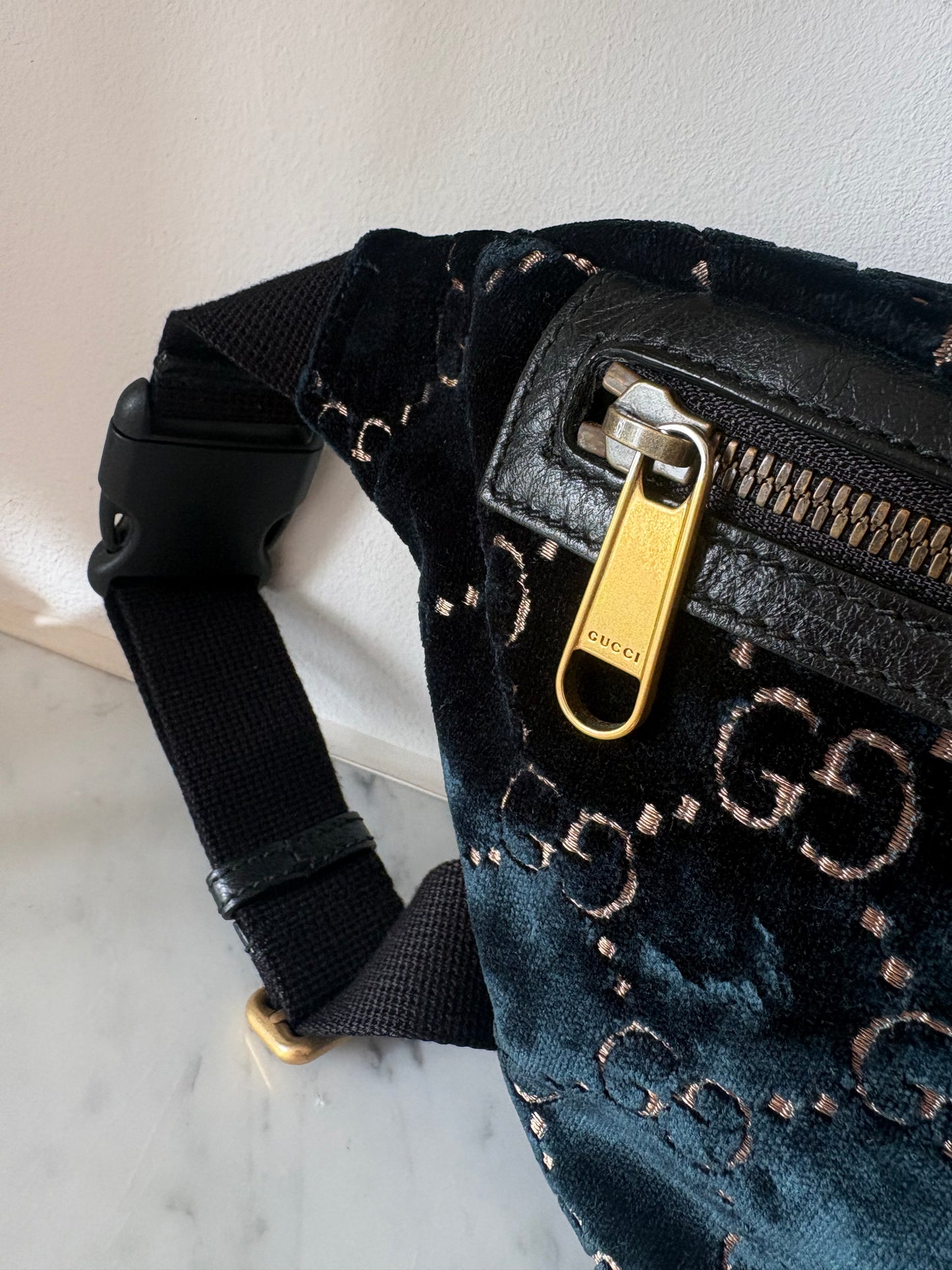 Gucci Ophidia velvet belt bag