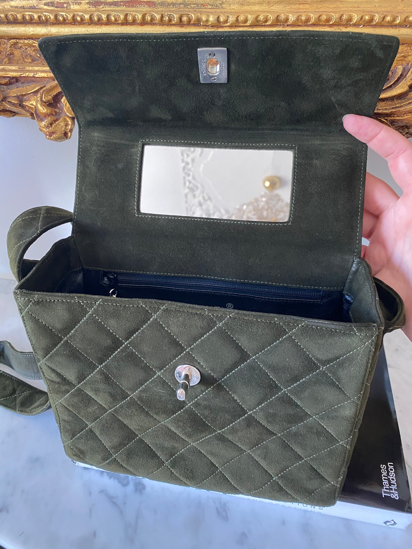 Chanel vintage suède crossbody bag