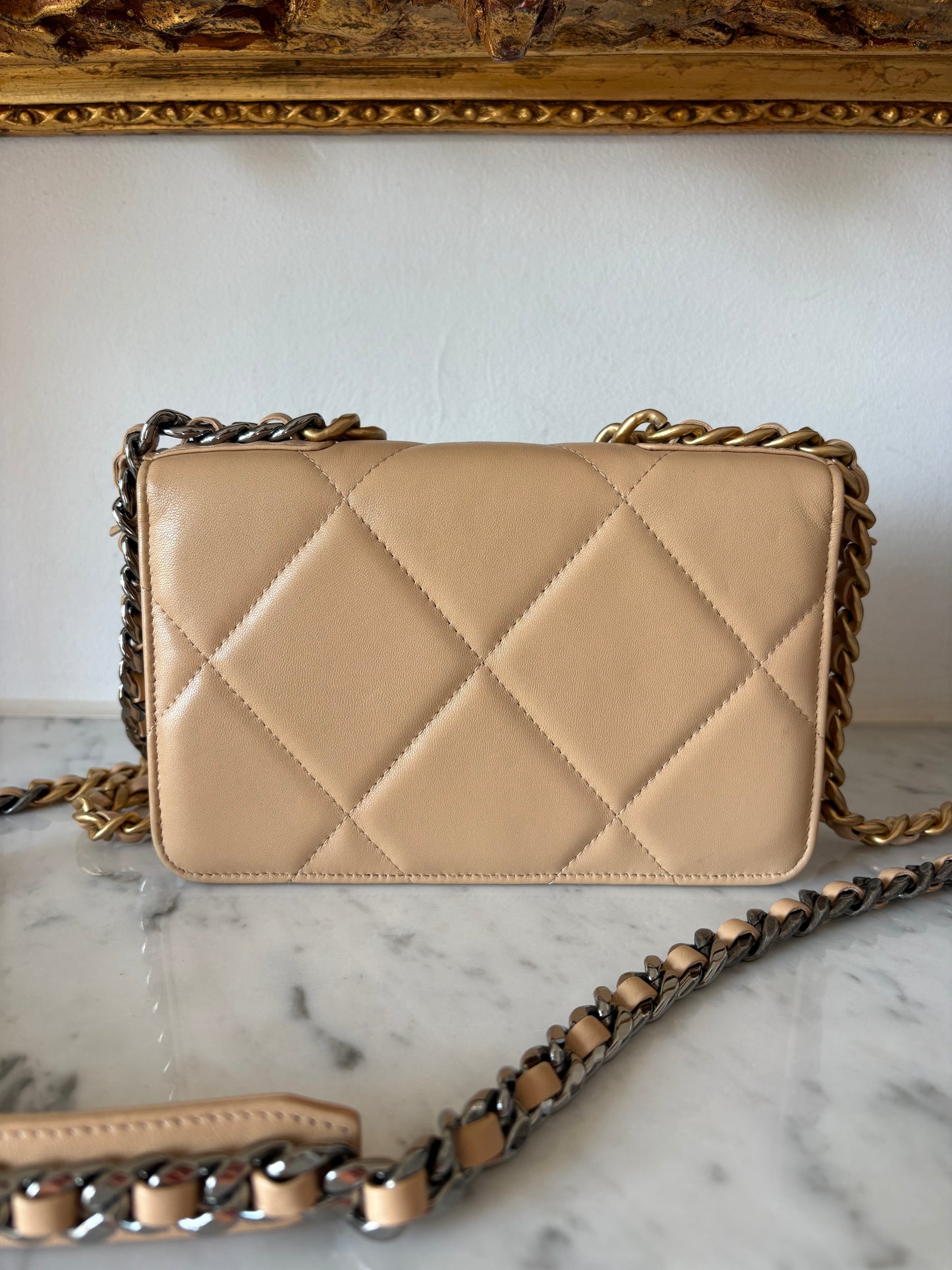 Chanel 19 WOC