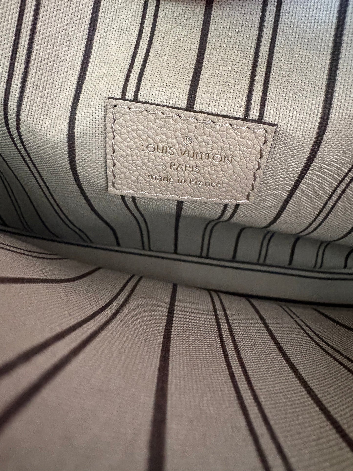 Louis Vuitton Métis Empreinte taupe
