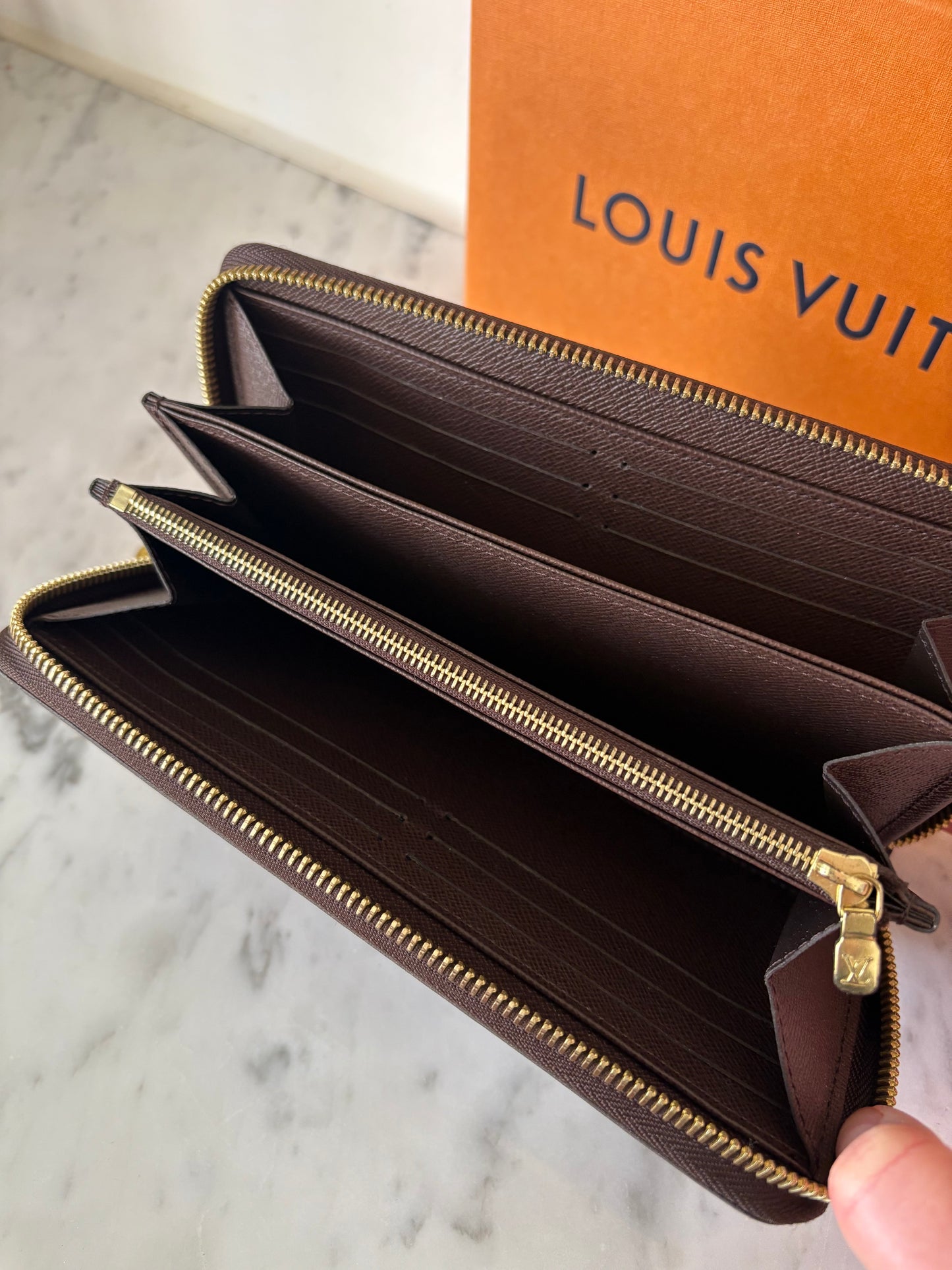 Louis Vuitton Zippy wallet