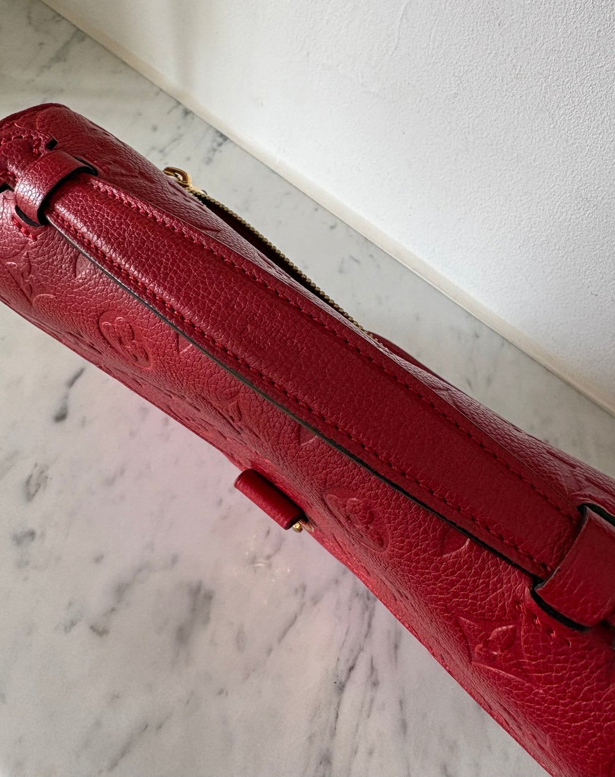 Louis Vuitton Métis Empreinte red