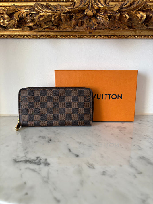 Louis Vuitton Zippy wallet