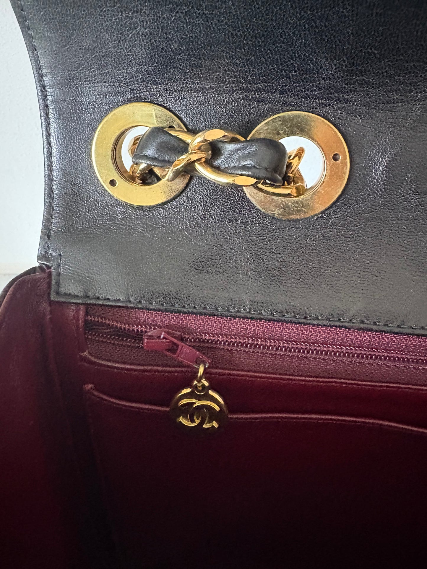 Chanel Jumbo vertical quilt