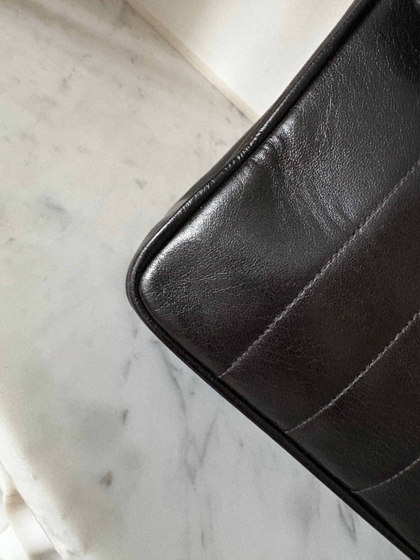 Chanel Jumbo vertical quilt