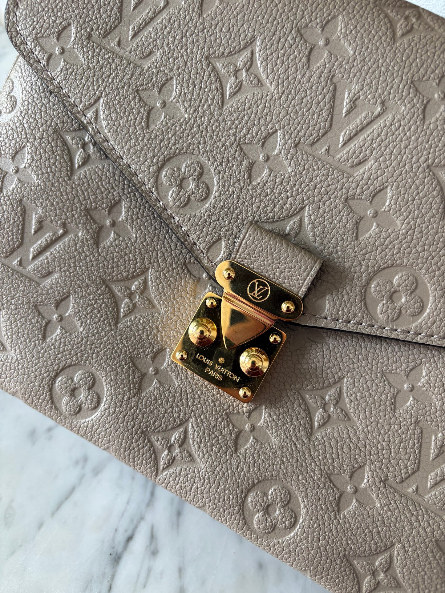 Louis Vuitton Métis Empreinte taupe