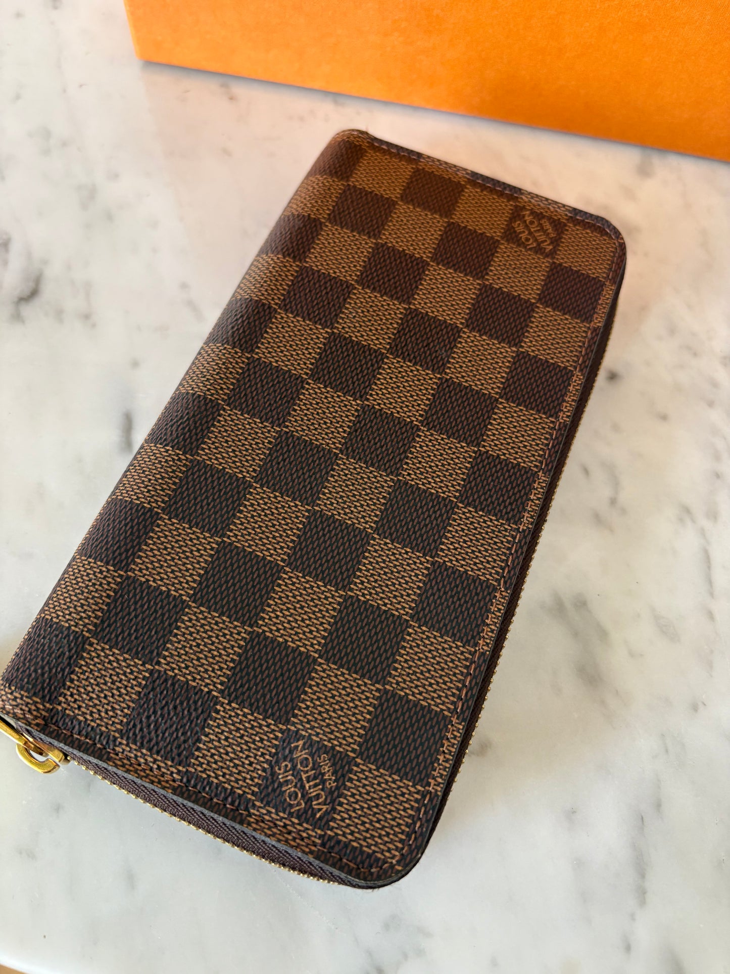 Louis Vuitton Zippy wallet