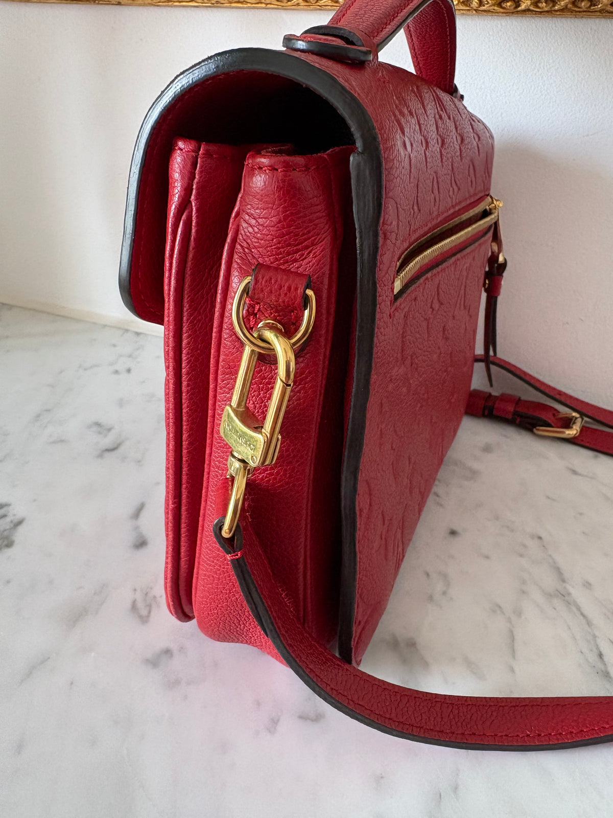 Louis Vuitton Métis Empreinte red