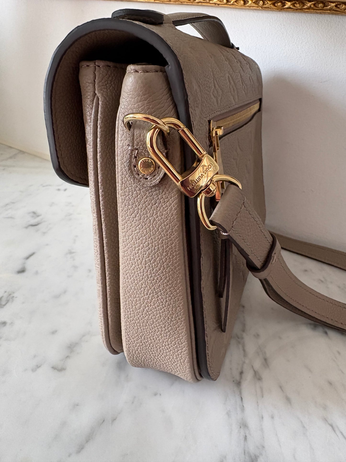 Louis Vuitton Métis Empreinte taupe