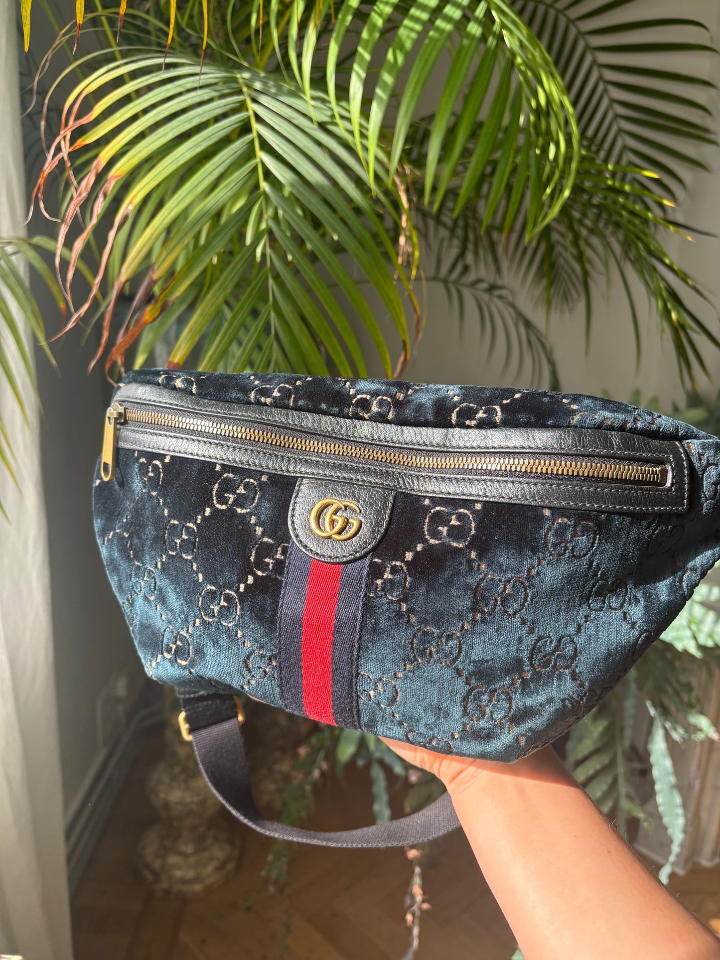 Gucci Ophidia velvet belt bag