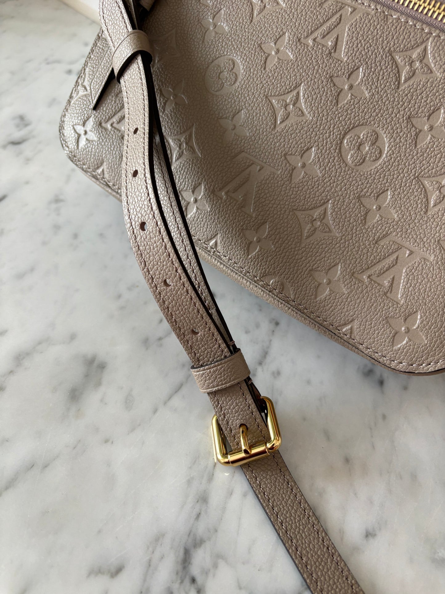 Louis Vuitton Métis Empreinte taupe
