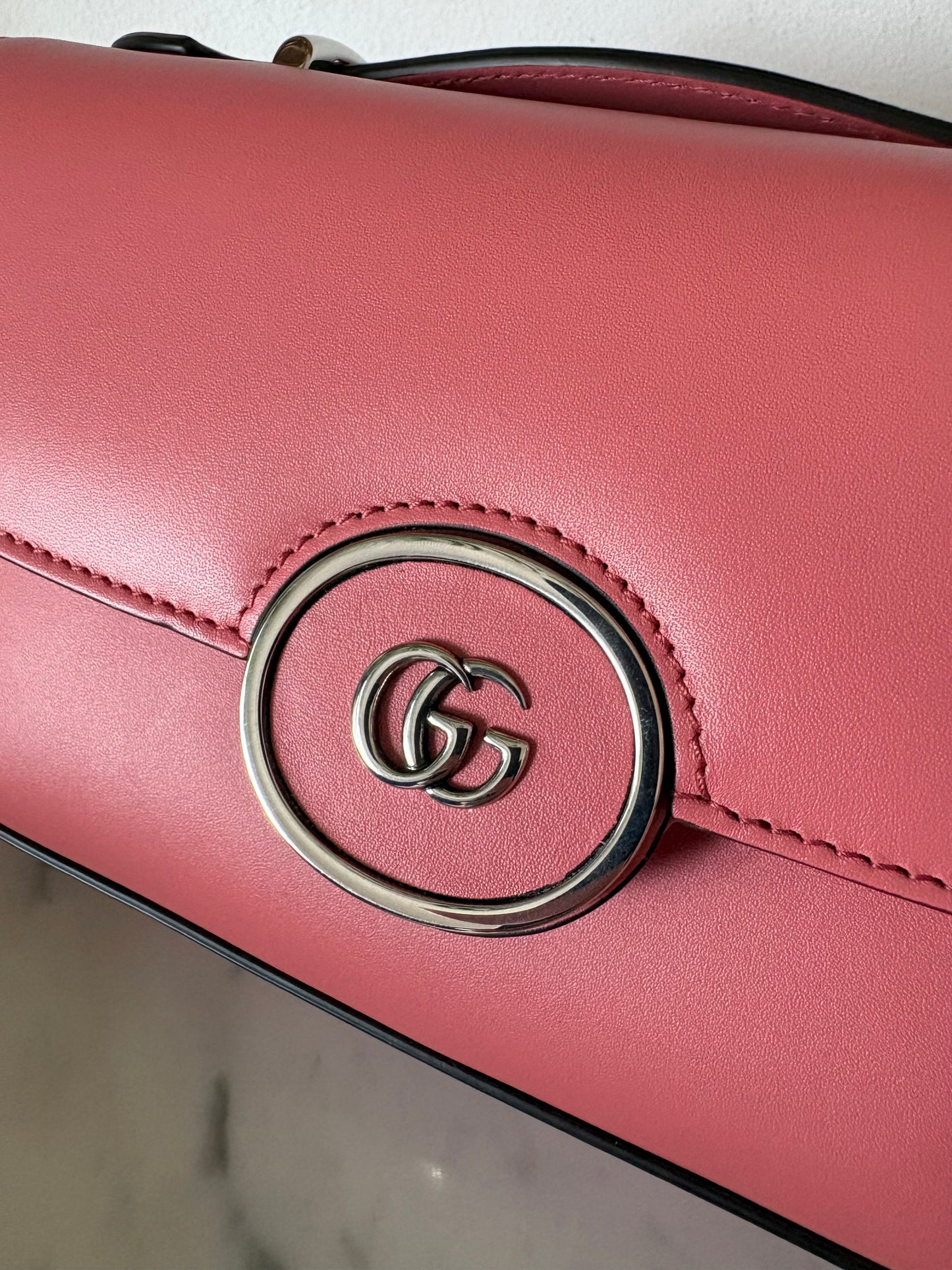 Gucci petite GG