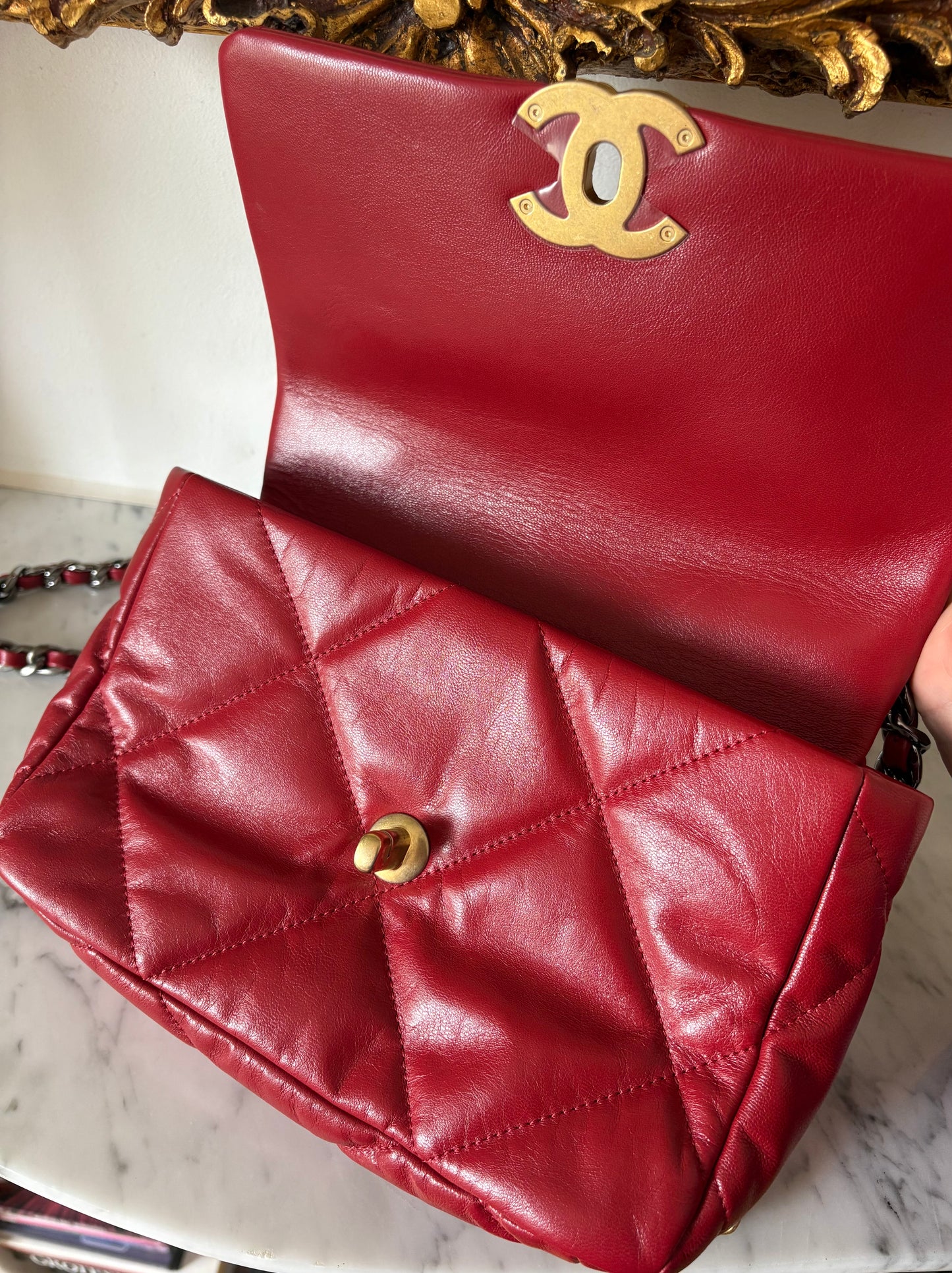 Chanel 19