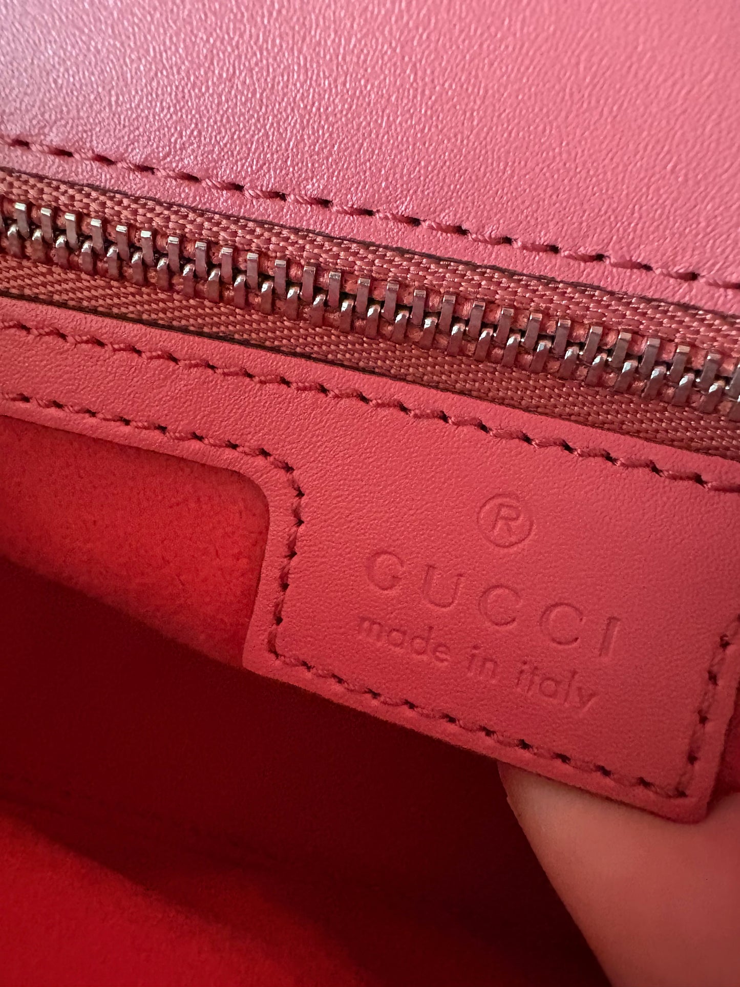 Gucci petite GG